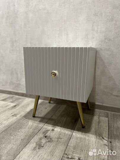 Тумба прикроватная белая