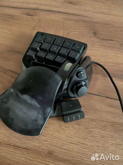 Клавиатура Razer Nastromo