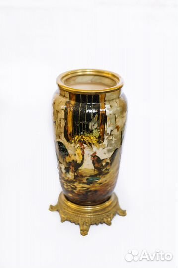 Керамическая ваза с латунью