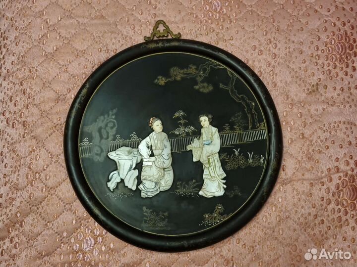 Панно с перламутром