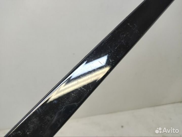 Молдинг лобового стекла передний правый Bmw X5