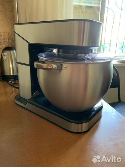 Профессиональный планетарный миксер