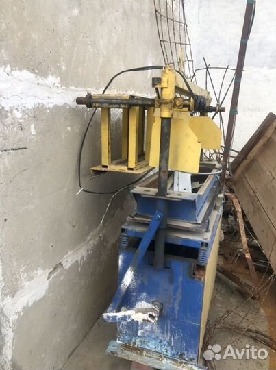 Вибропрес для производства тратуарный бордюров