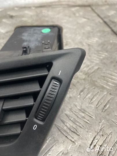 Дефлектор обдува салона левый Bmw X1 E84 N46B20