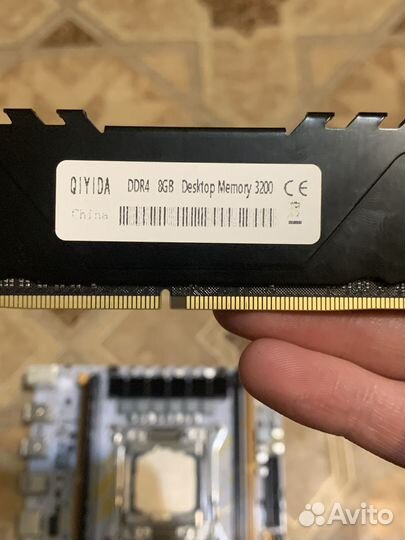 Материнская плата qiyida