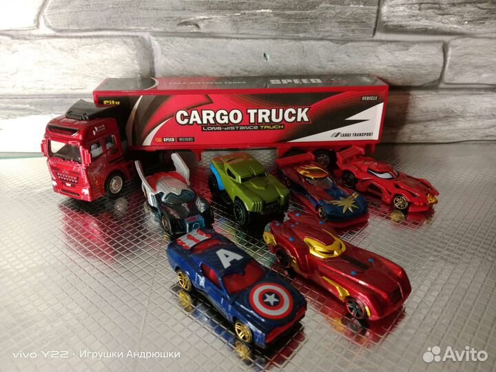 Наборы с машинками и грузовиком Hot Wheels