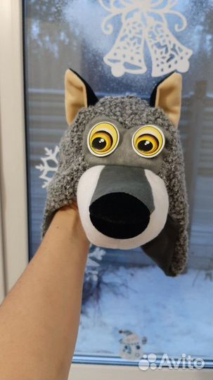 Волк, новогодняя шапка