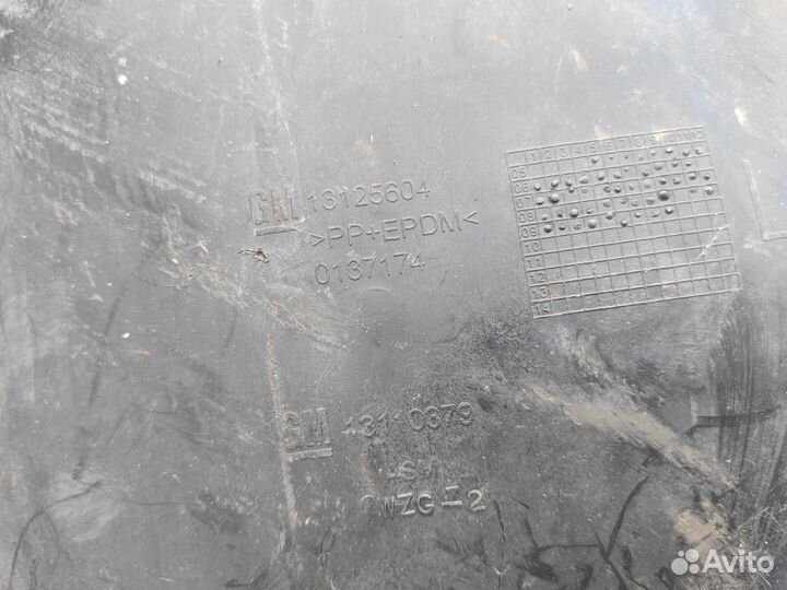 Подкрылок передний на Opel Astra H