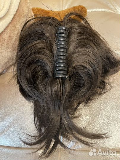 Хвост шиньон на заколке краб