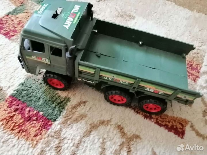 Солдаты с машинами