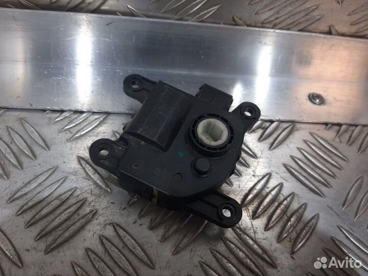 Моторчик заслонки отопителя Kia Rio QB