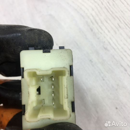 Кнопка стеклоподъемника LADA xray