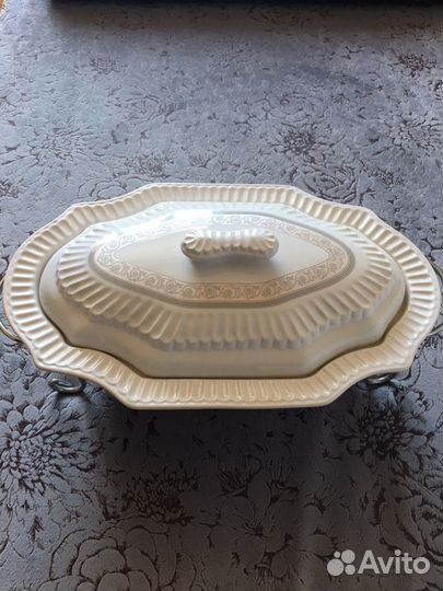 Фарфоровая посуда блюдо