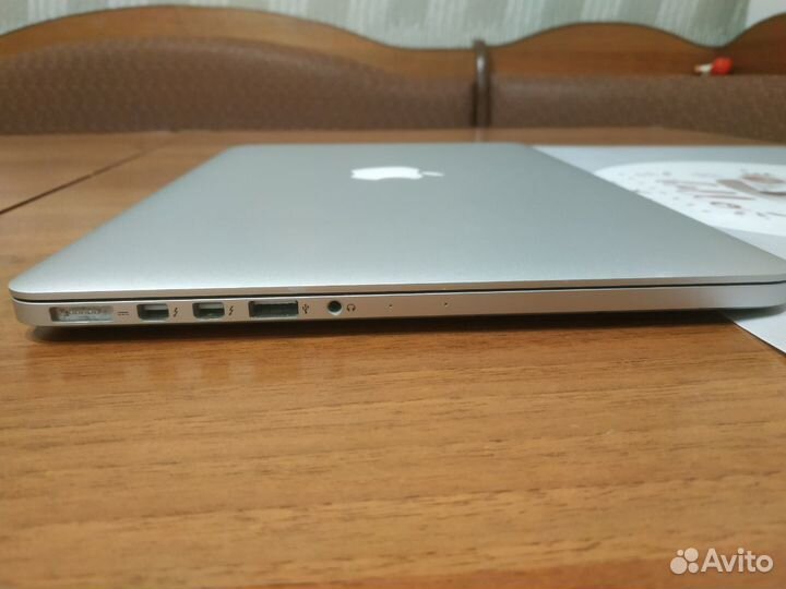 Продам Apple MacBook 13 2016 года на 128gb