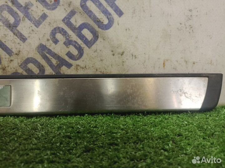 Накладка порога передняя правая Toyota Mark X