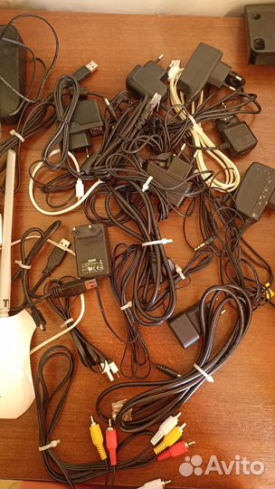 Сетевое оборудование: Роутеры, тв-приставка, usb