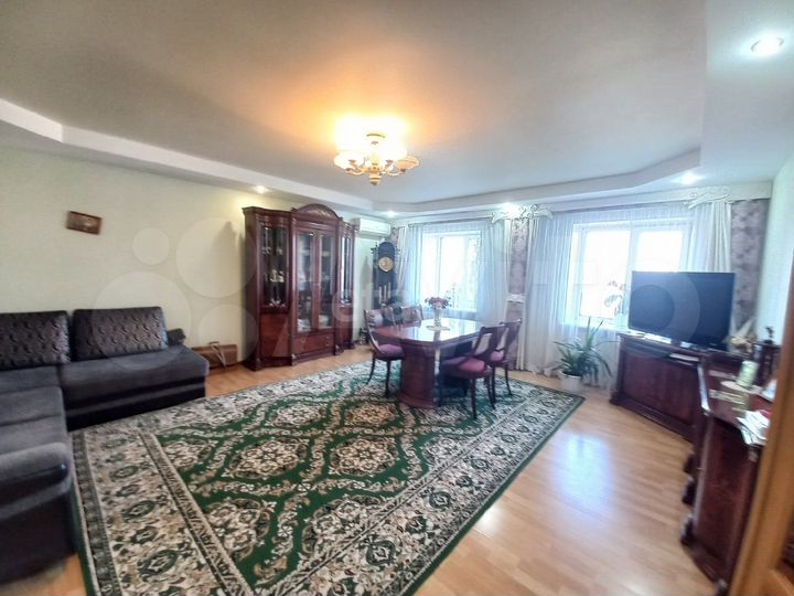 4-к. квартира, 118 м², 3/9 эт.