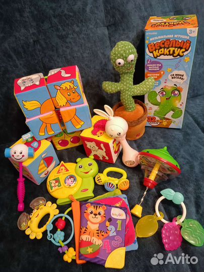 Развивающие игрушки для малышей пакетом