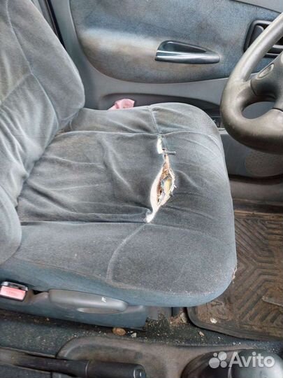 Сиденья передние. Renault Scenic 1.1998г