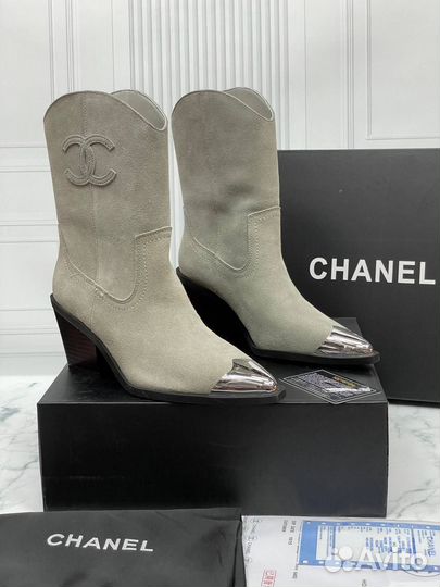 Казаки с металлическим носиком chanel