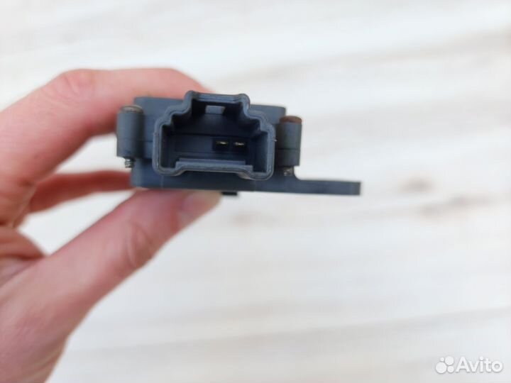 Активатор замка багажника Nissan Almera N16