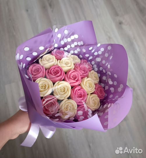 Букет из 19 шоколадных роз