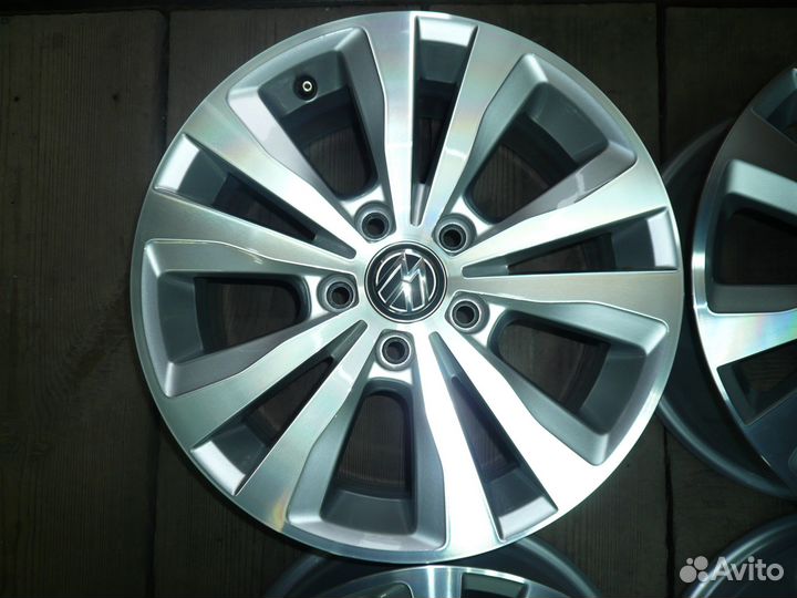 Литые оригинал Volkswagen Golf 7 Toronto R16 5x112