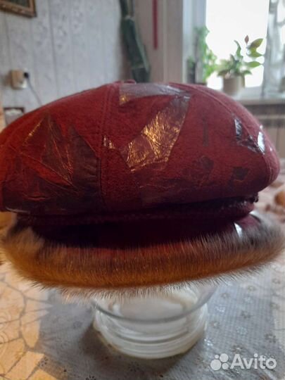 Продаю кепку кожаную женскую
