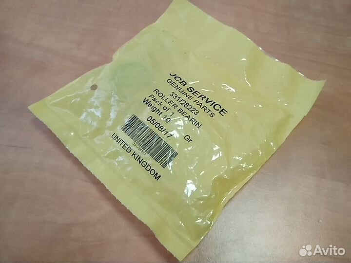 Ролик направляющий заднего стекла JCB 331/28223