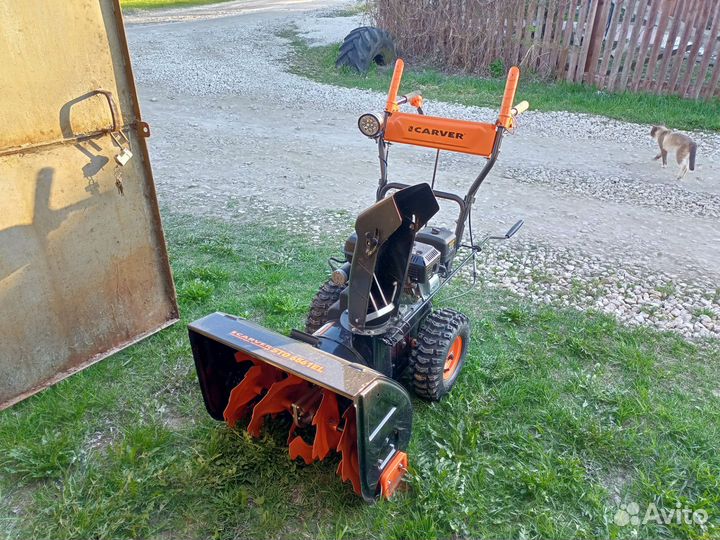 Снегоуборщик бензиновый самоходный