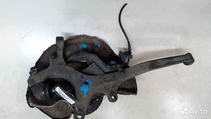 Ступица (кулак, цапфа) левая передняя Mercedes E W210