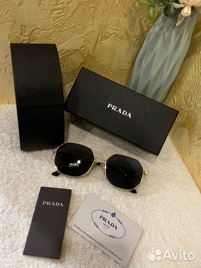 Солнцезащитные очки prada черные полный комплект