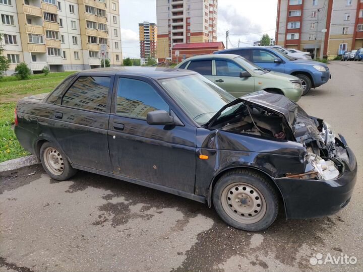 В разборе Лада Приора
