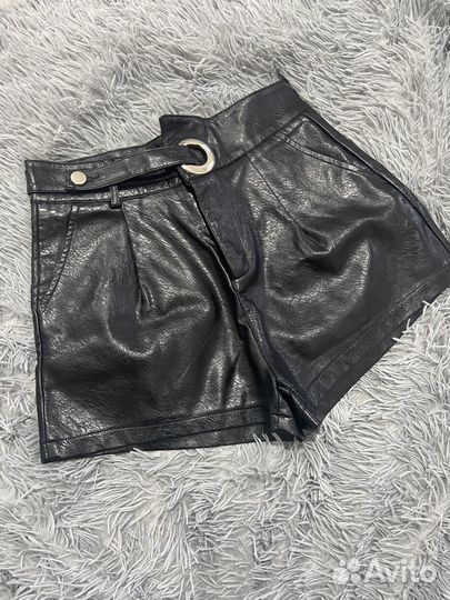 Шорты кожаные