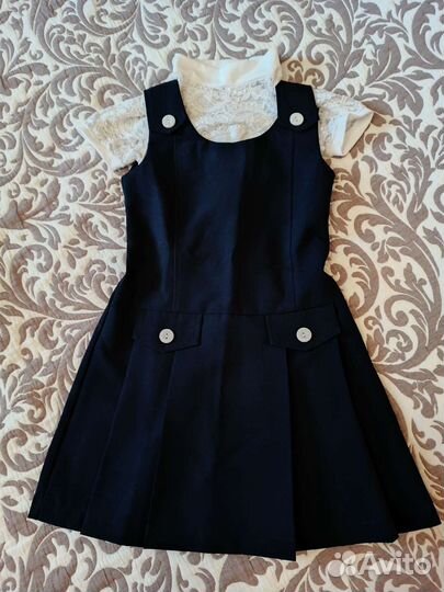 Школьный сарафан и нарядная футболка 122