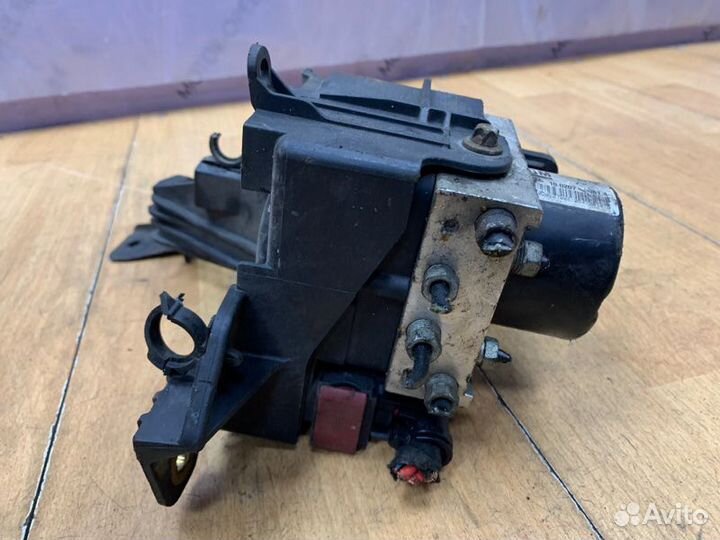 Блок abs Opel Zafira B минивэн Z16XEP