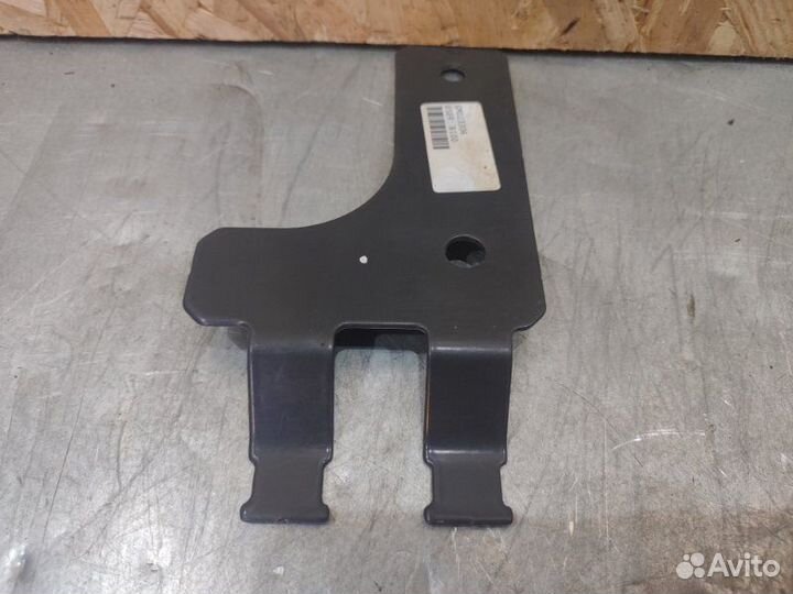 Кронштейн центральной электропанели Scania P8X400