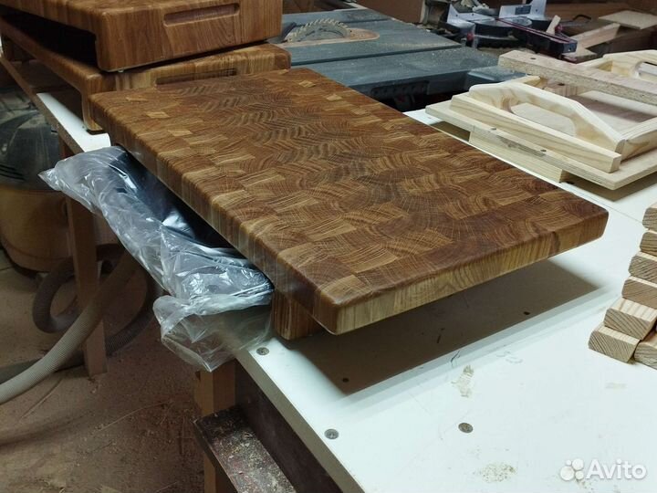 Большая торцевая разделочная доска с гастроёмкостю