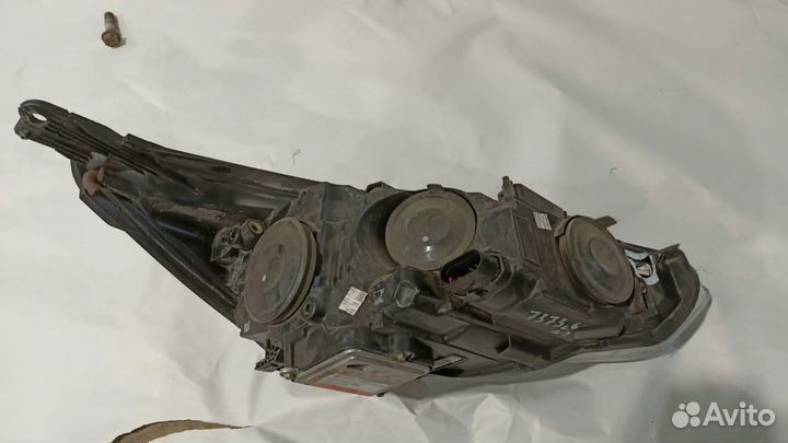 Фара ксеноновая передняя левая 3 Ford Focus