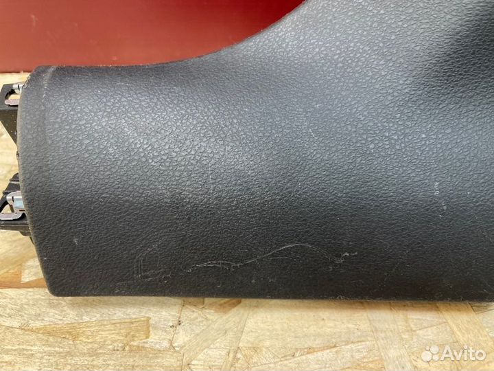 Обшивка средней стойки левая LADA Vesta