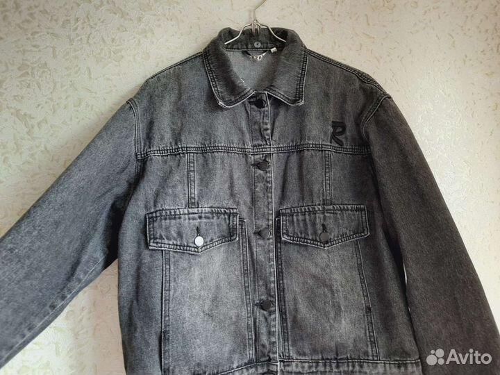 Черная джинсовка