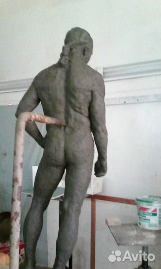 Круглая скульптура и лепные предметы под заказ