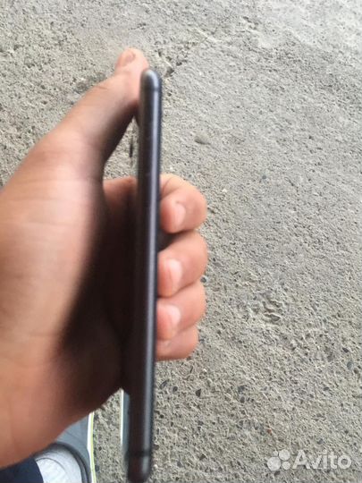iPhone 8, 64 ГБ
