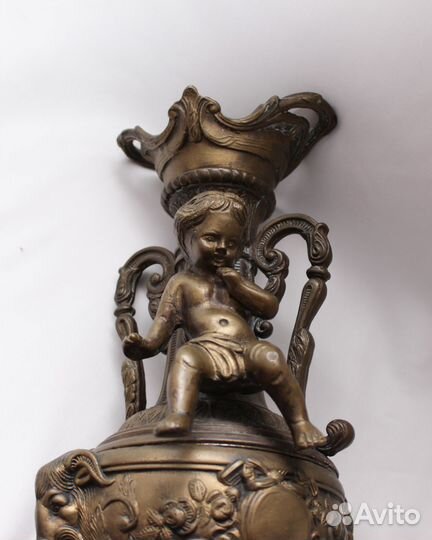 Антикварный бронзовый подсвечник
