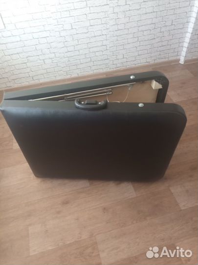 Продаю массажный стол