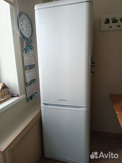 Холодильник Hotpoint Ariston