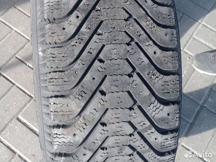 Goodyear UltraGrip 500 225/65 R17