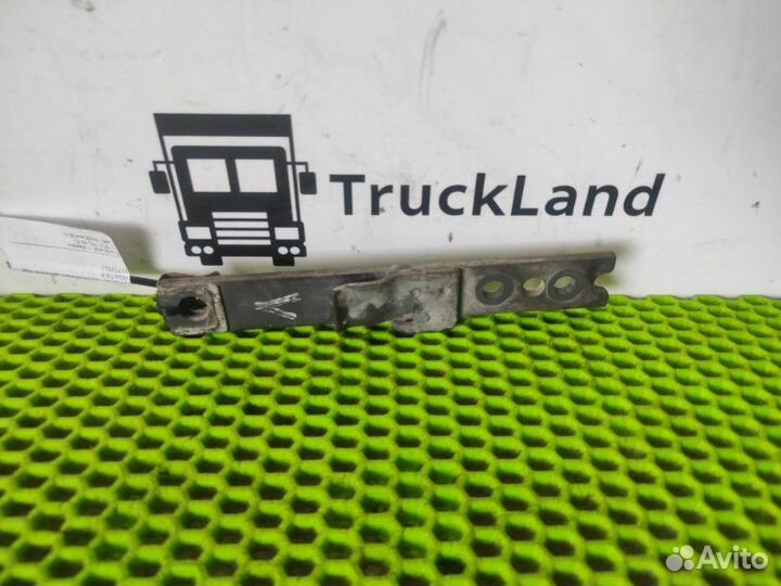 Кронштейн шумоизоляции двигателя передний левый