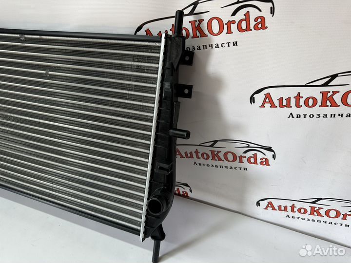 Радиатор охлаждения Ford Mondeo 3 дизель