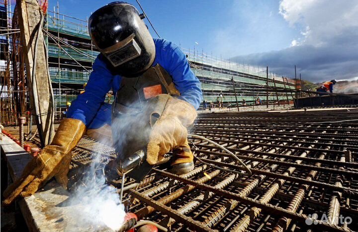 Сварщик (на вахту)